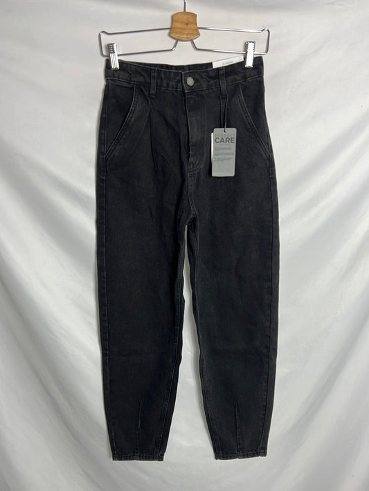 STRADIVARIUS . Pantalón denim negro slouchy. T 34