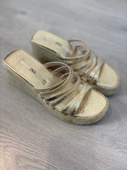 ZARA. Sandalias plataforma esparto. T 38
