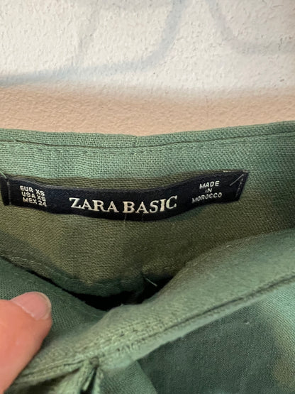 ZARA. Falda midi verde volante con lino T.xs