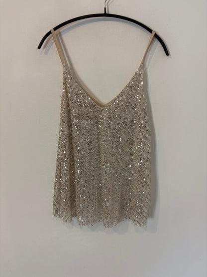OTRAS. Top tal look lentejuelas