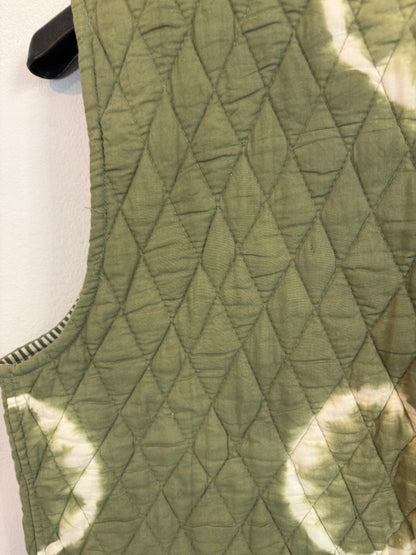 MARÍA DE LA ORDEN. Chaleco acolchado verde