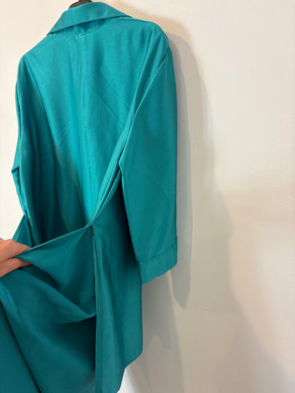 DUYOS. Vestido satinado dos piezas