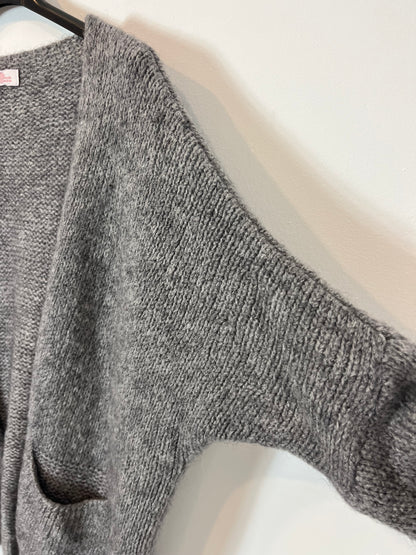 EL DESVÁN DE ARAN. Cárdigan gris abierto  Tu(S)