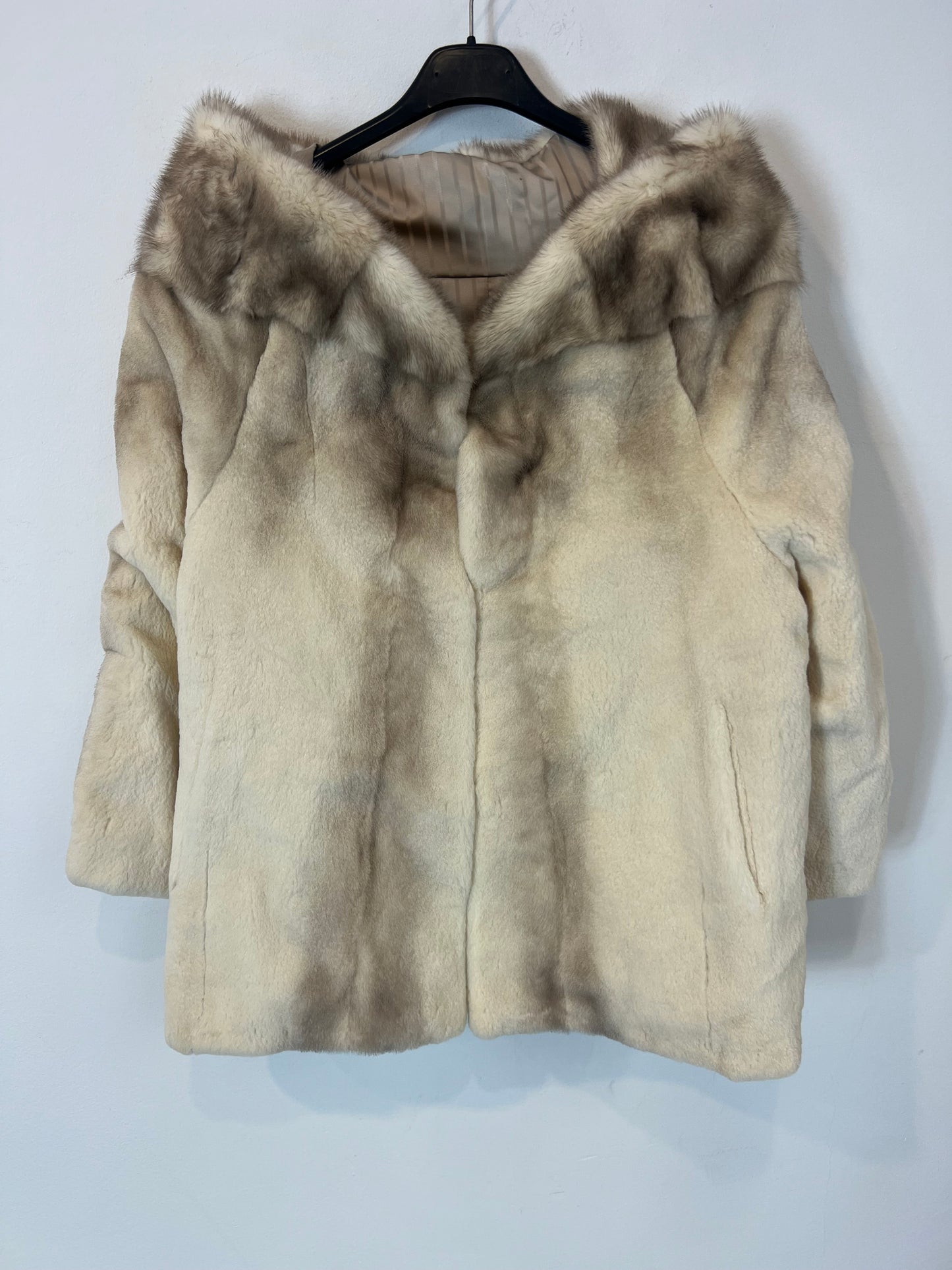 OTHERS. Fur jacket with collar detail. TM