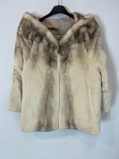 OTHERS. Fur jacket with collar detail. TM
