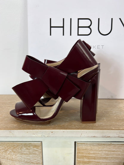 DEL POZO. Burgundy bow sandals, size 40