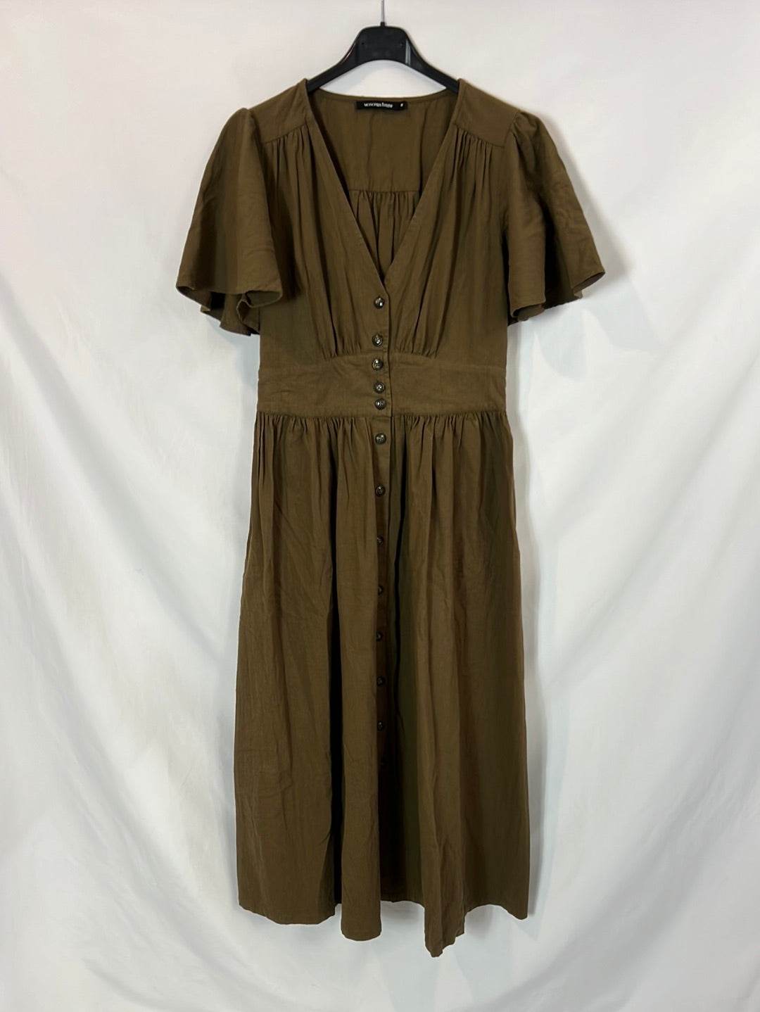 MONOPRIX. Vestido midi verde abotonado. T M