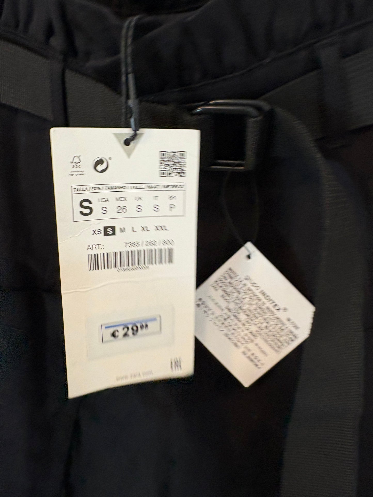 ZARA. Pantalón negro pata ancha bolsillos. T S