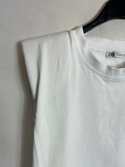 ZARA. Top blanco hombreras T.s