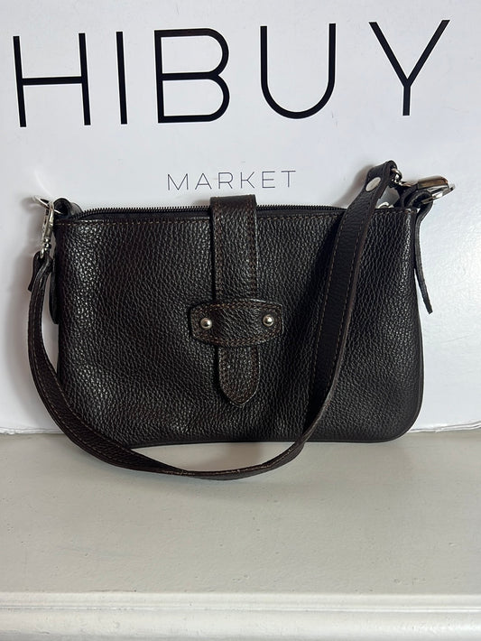 OTRAS. Bolso piel marrón asa corta