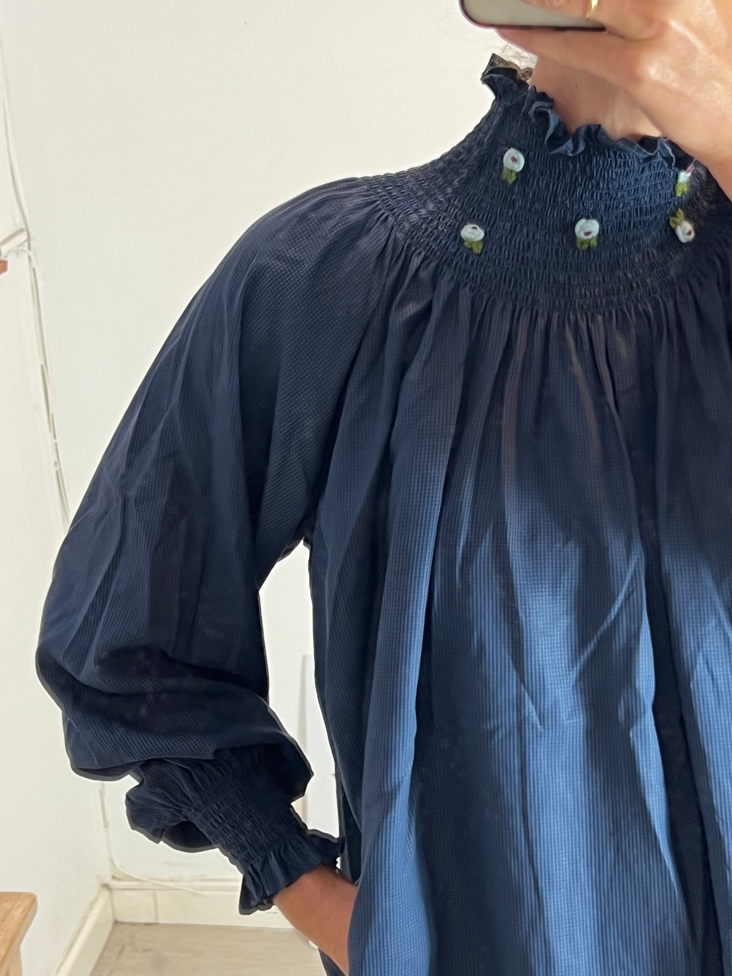 JOSEPHINE. Blusa azul cuello nido abeja T.xs