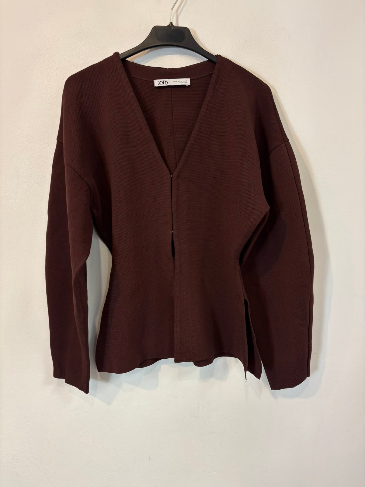 ZARA. Conjunto marrón punto