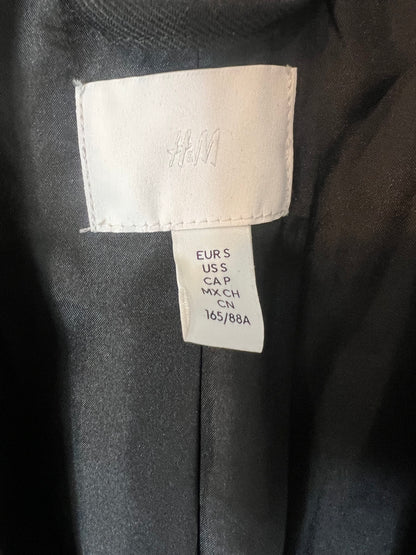 H&M. Blazer negra T S
