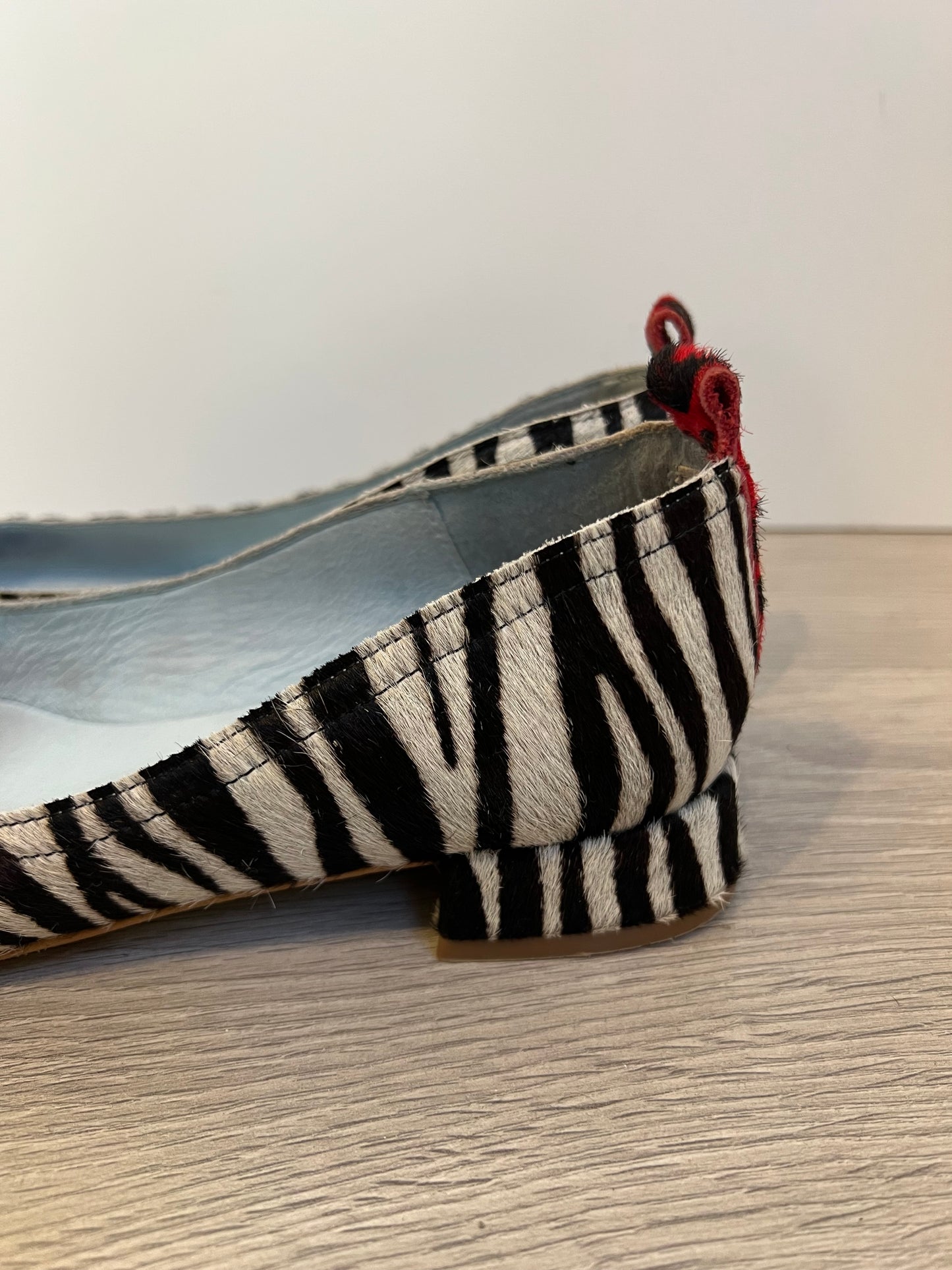 DE FLORES Y FLOREROS. Bailarina textura detalles en purpurina. T 38