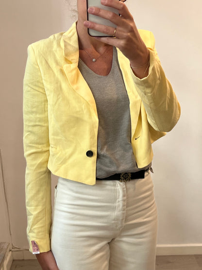 LEFTIES. Yellow cropped blazer Ts