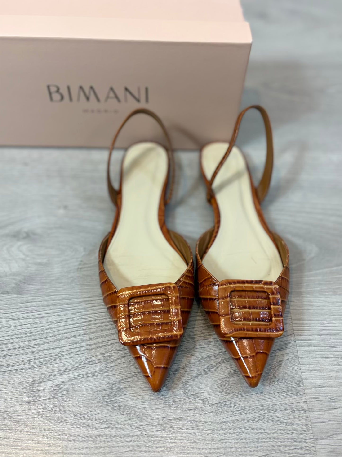 BIMANI. Stiletto piel camel. T 38