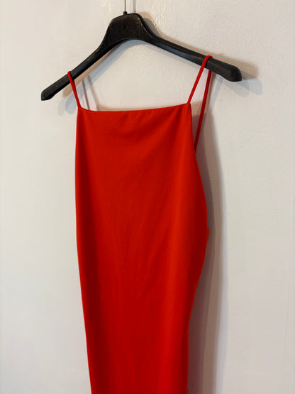 ZARA. Vestido largo elástico rojo