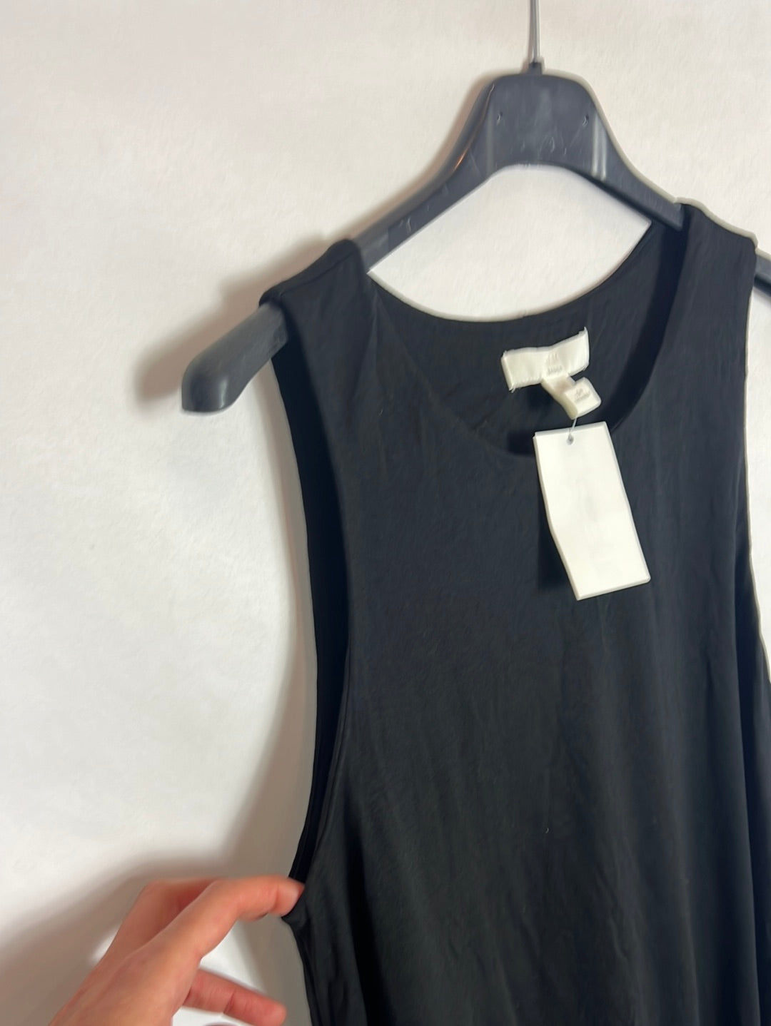 H&M. Vestido corto negro T.xs