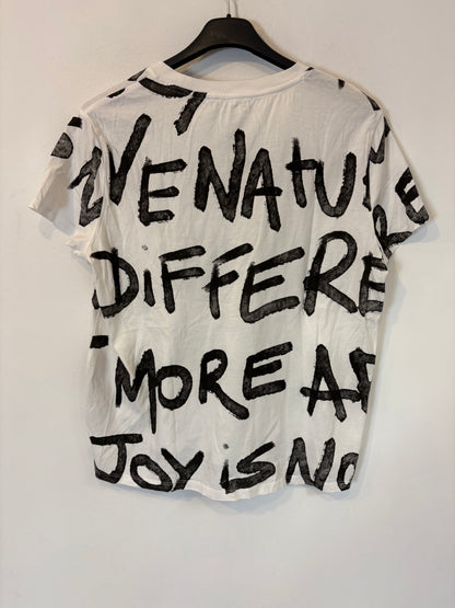 DESIGUAL. Camiseta blanca letras. T XL