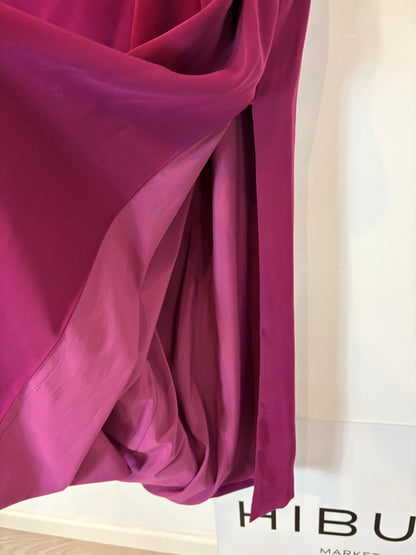 BRUNA. Vestido midi asimétrico