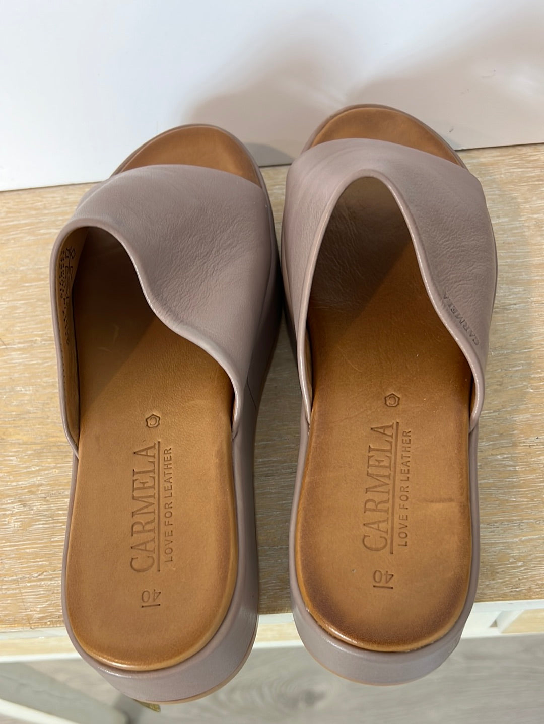 CARMELA. Sandalia plataforma piel. T 40