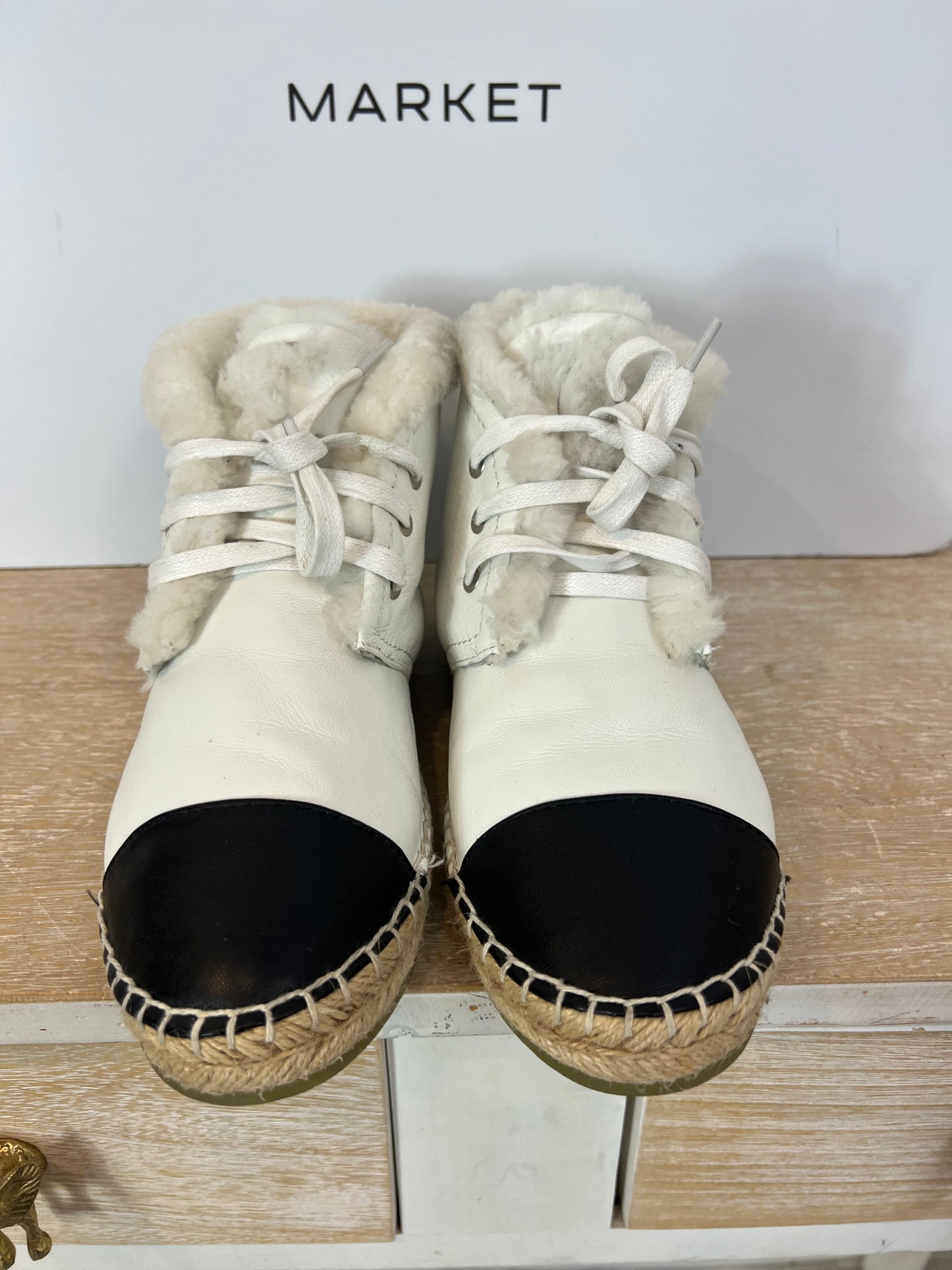 OTRAS. Botines borrego suela esparto. T 38