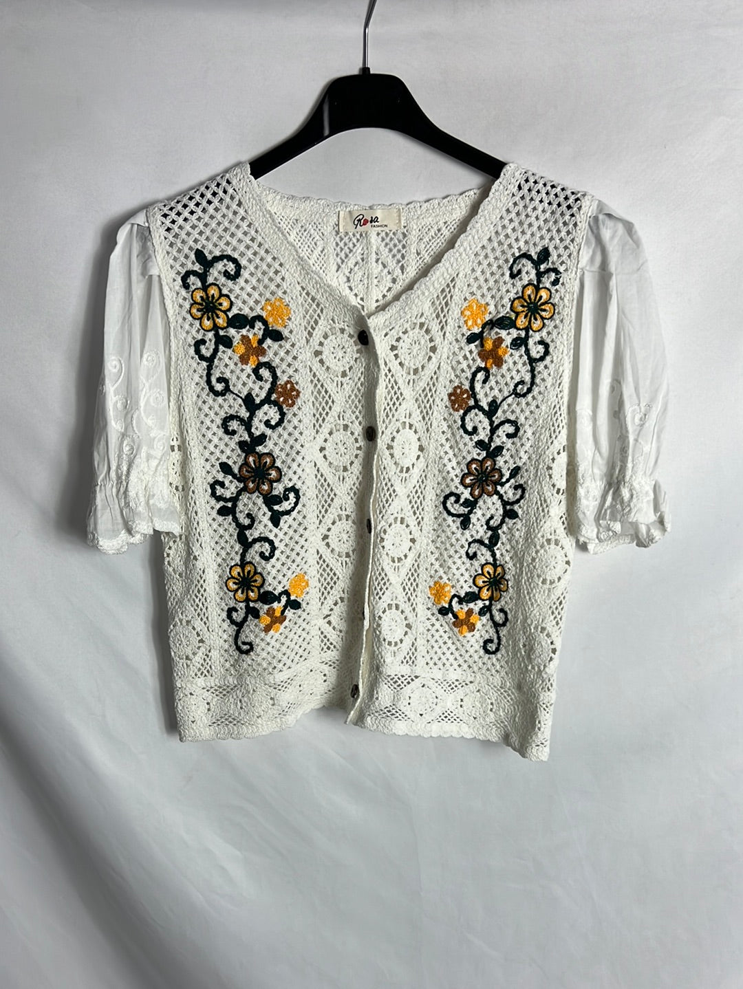 OTRAS. Top calado abotinado detalles. T S