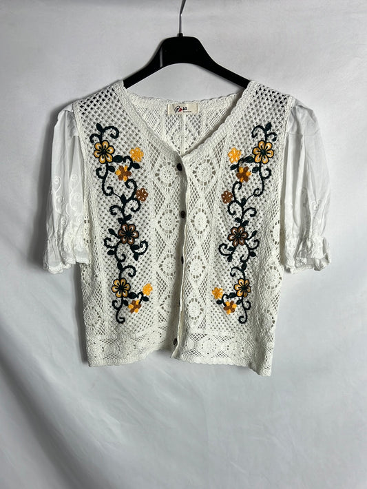 OTRAS. Top calado abotinado detalles. T S