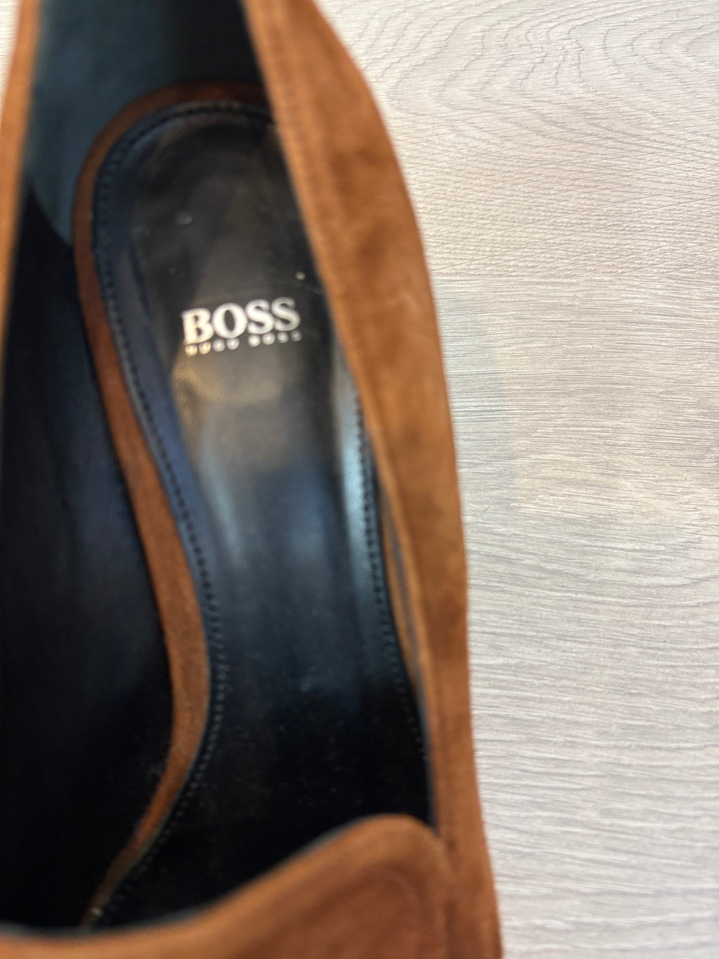 HUGO BOSS. Zapatos tacón piel hebilla