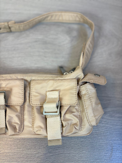 ZARA. Bolso hombro beige bolsillos