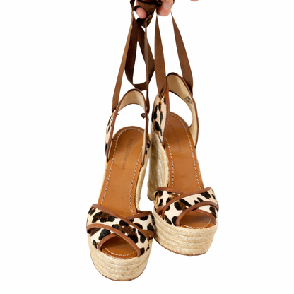 DOLCE & GABBANA. Cuñas animal print piel. T38