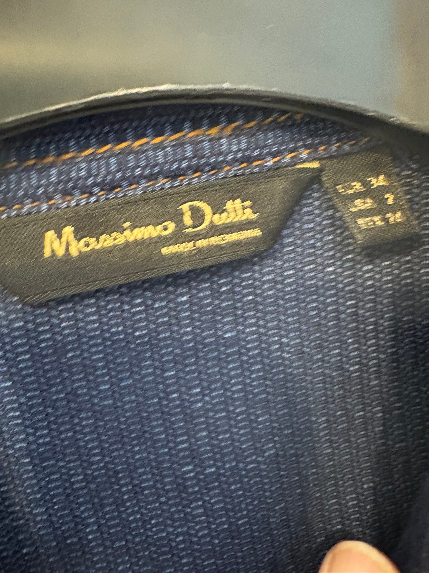 MASSIMO DUTTI. Light denim shirt. T XS