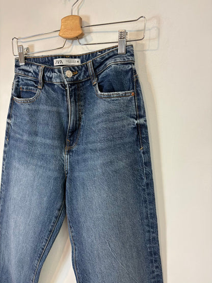 ZARA. Denim slim lavado medio