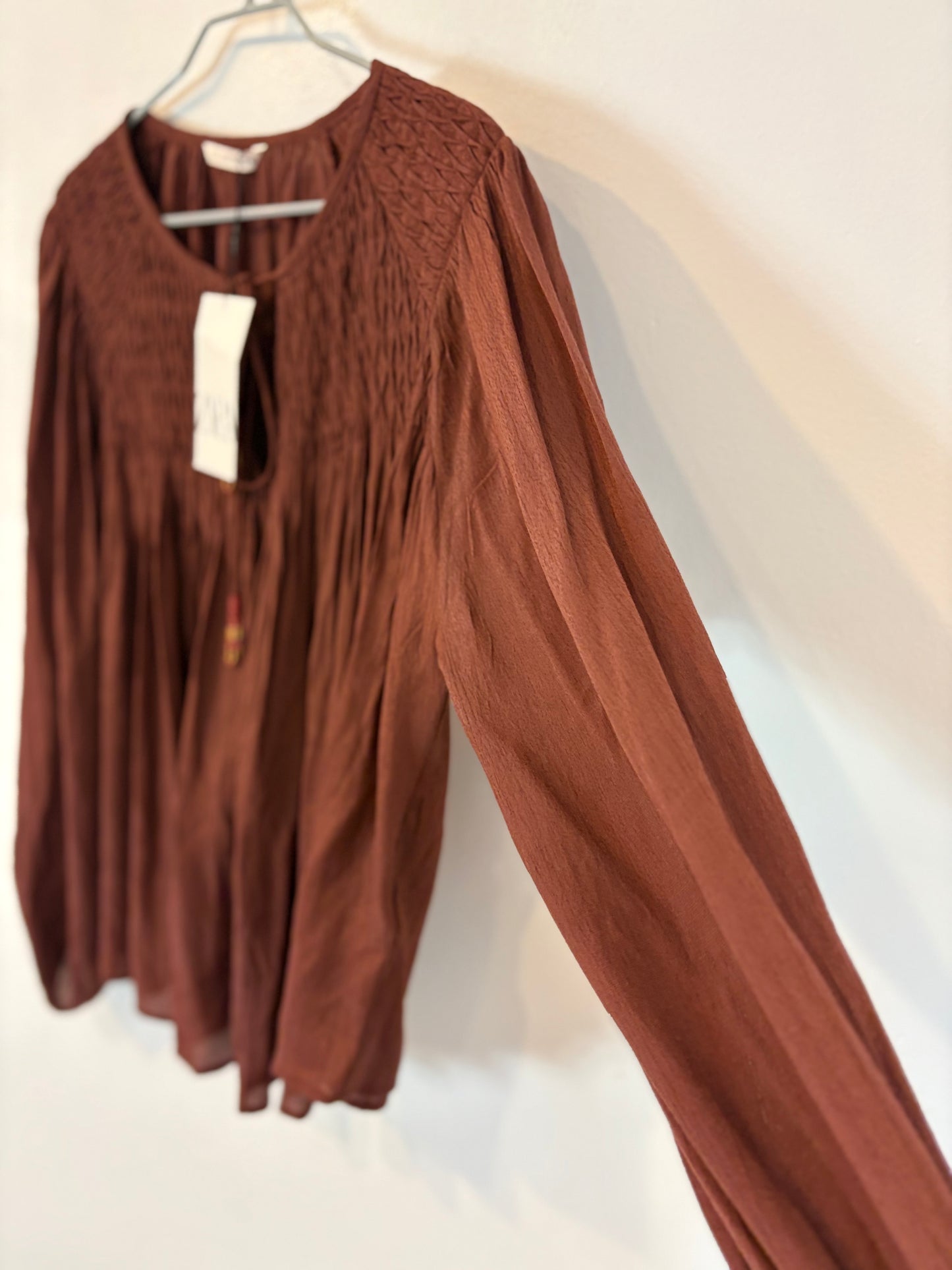 ZARA. Blusa marrón chocolate fruncidos