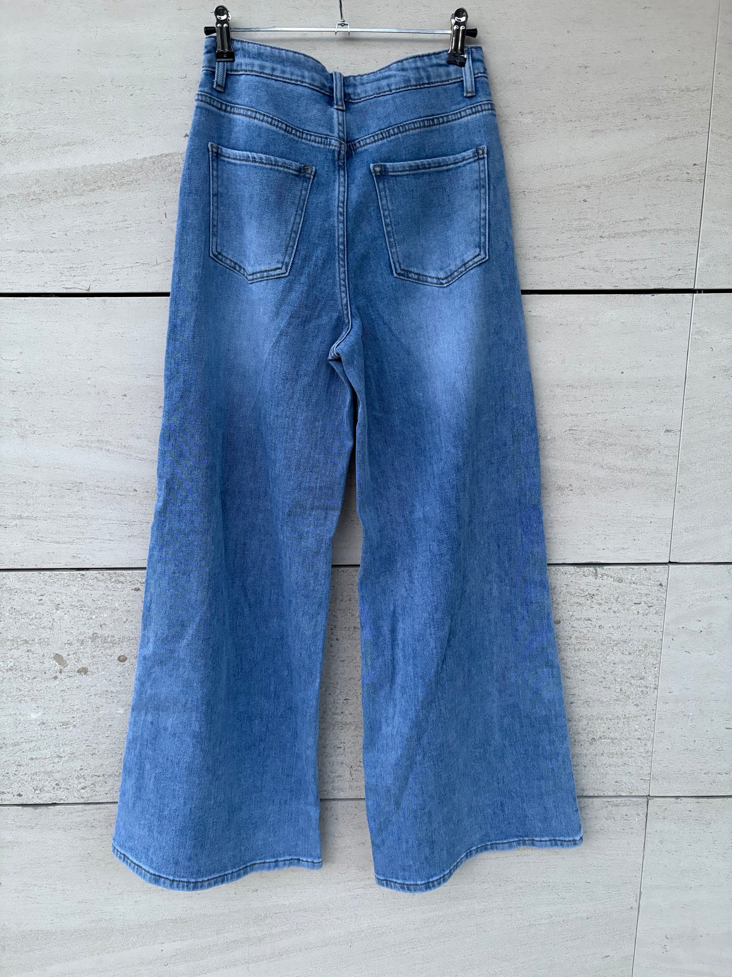 OTRAS. Denim ligero pata ancha