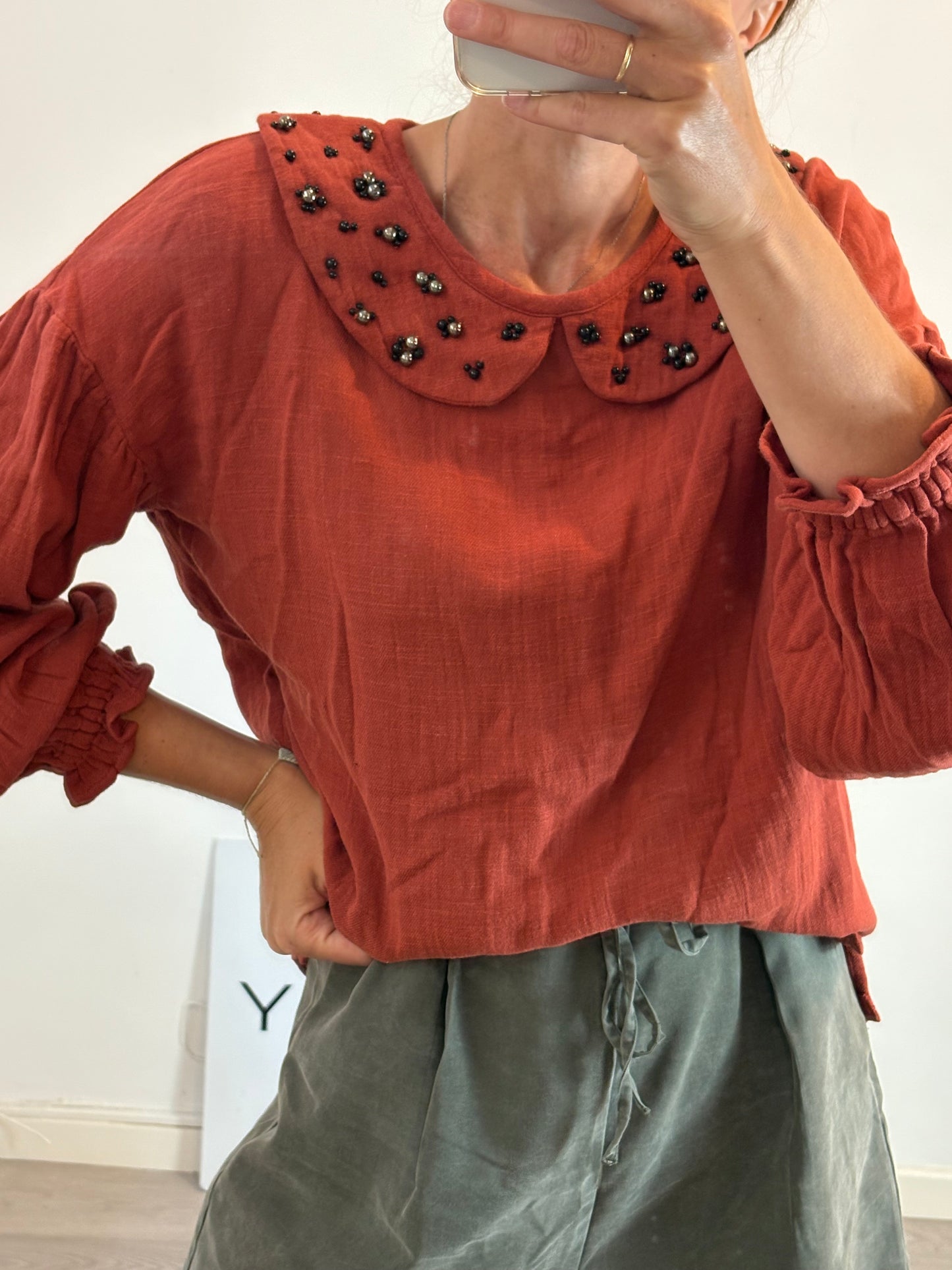 KIABI. Beaded tile blouse with TM collar