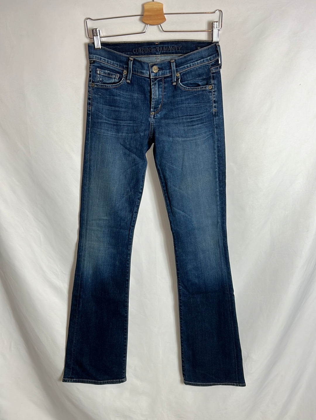 CITIZENS OF HUMANITY. Mid-waist flared denim. T 27(36)