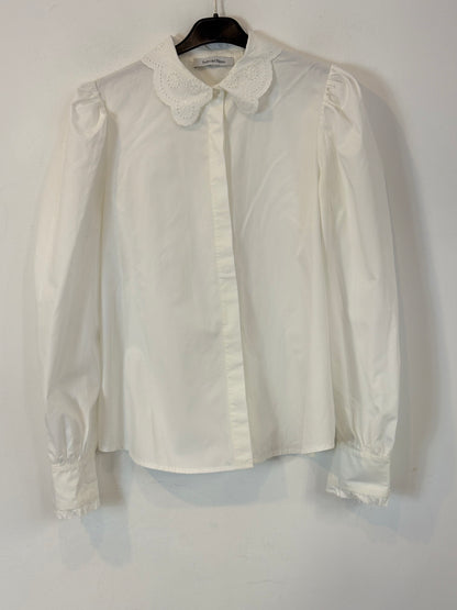 PEDRO DEL HIERRO. Blusa blanca detalle cuello