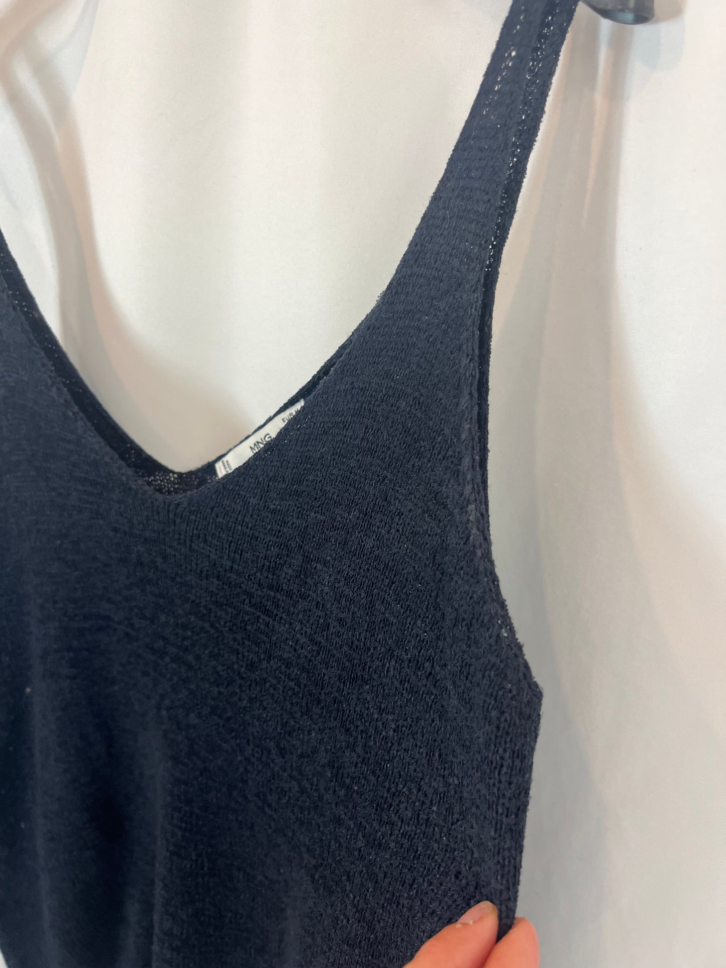 MANGO. Top negro punto T.m