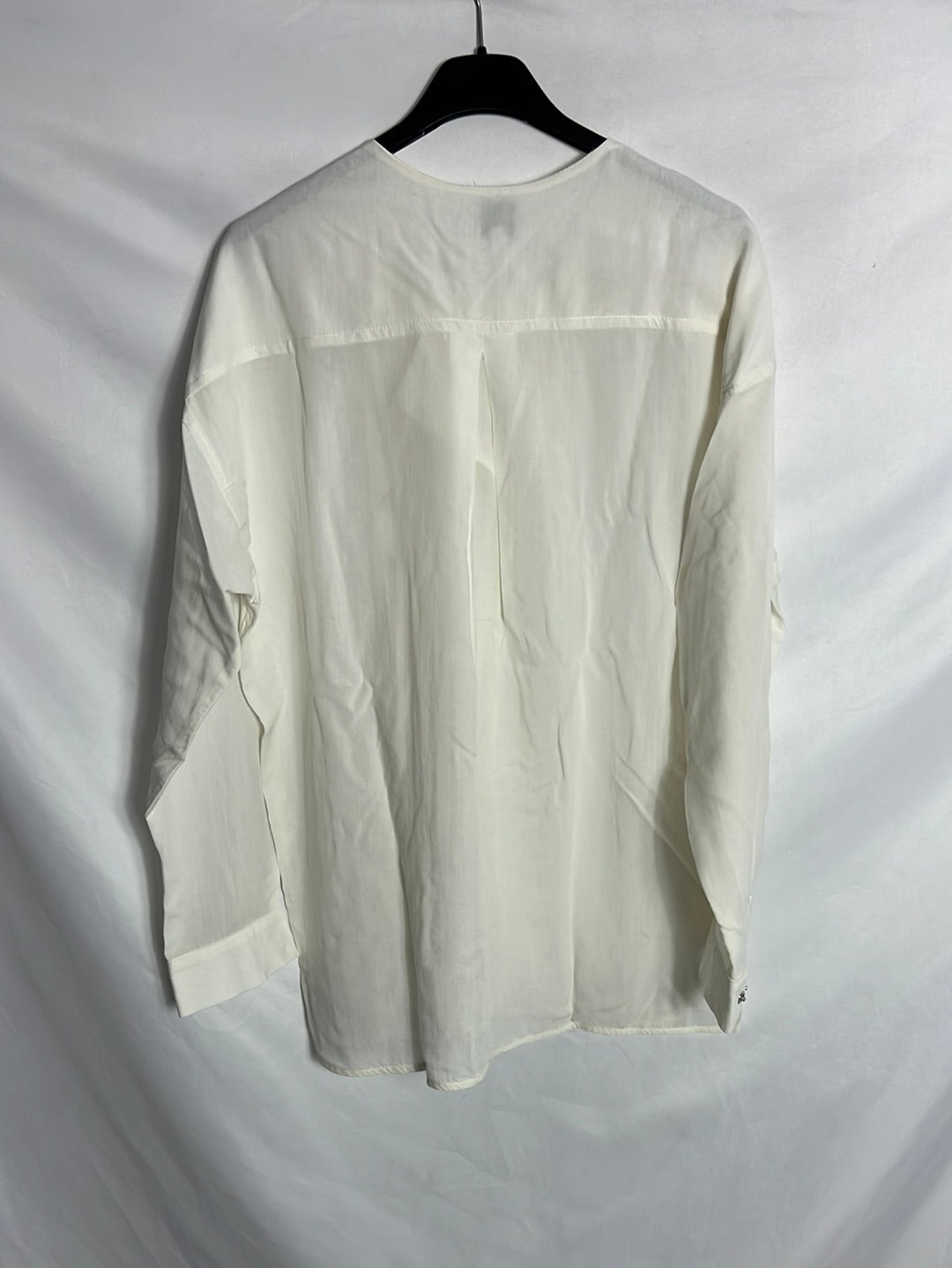 BIMBA Y LOLA. Ecru blouse with flap detail. TS