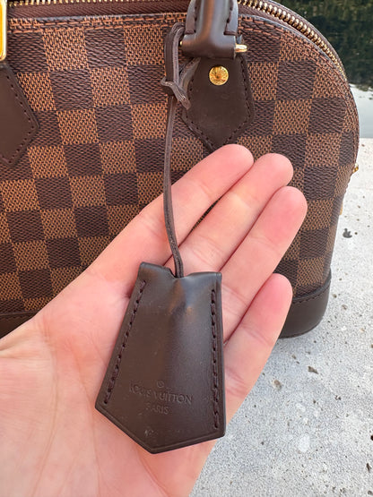 LOUIS VUITTON. Bolso Alma BB
