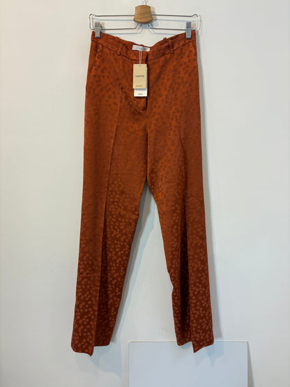 MANGO. Total look satinado caldera