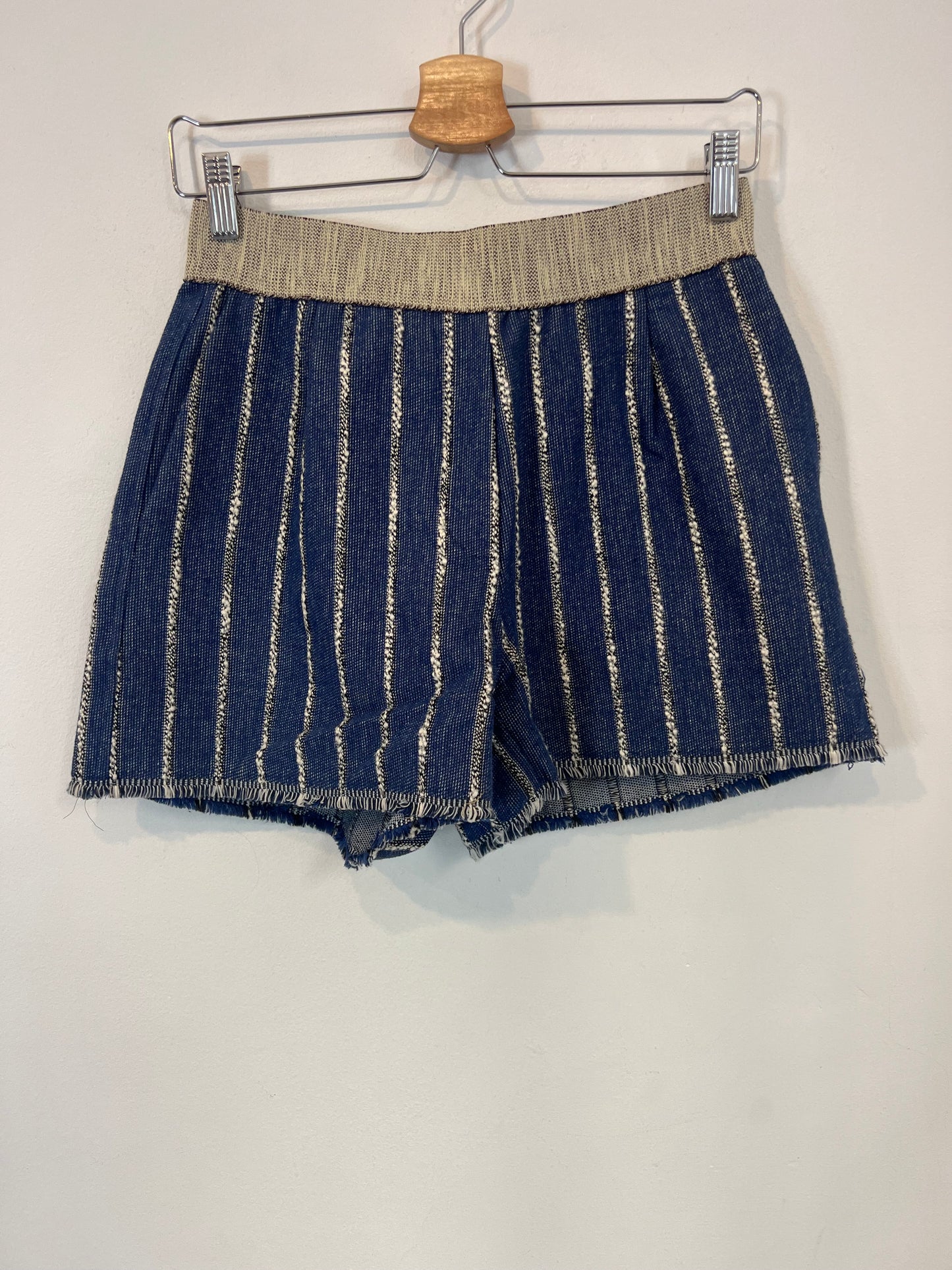 GUITARE. Conjunto chaleco y bermudas rayas T.M