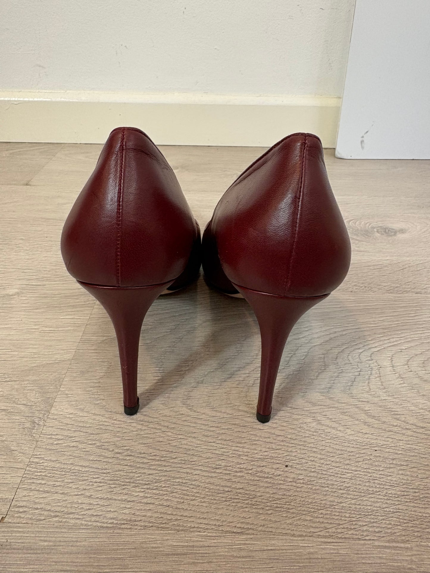 JULIETA. Tacones burdeos piel