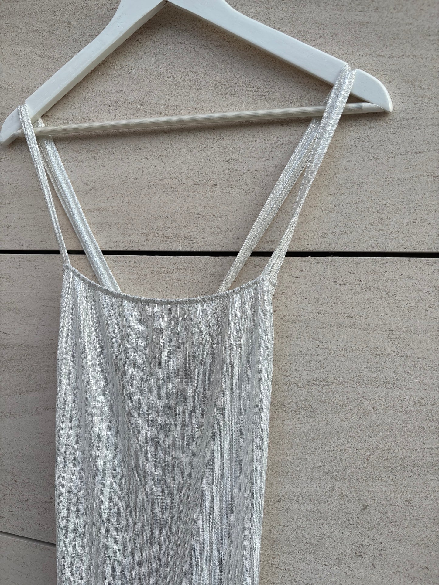 KAOÁ. Vestido largo textura espalda baja