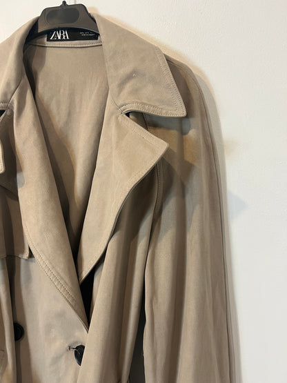 ZARA. Chaqueta beige tostado efecto piel