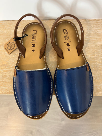 KOALABAY. Menorquinas piel azul. T 42