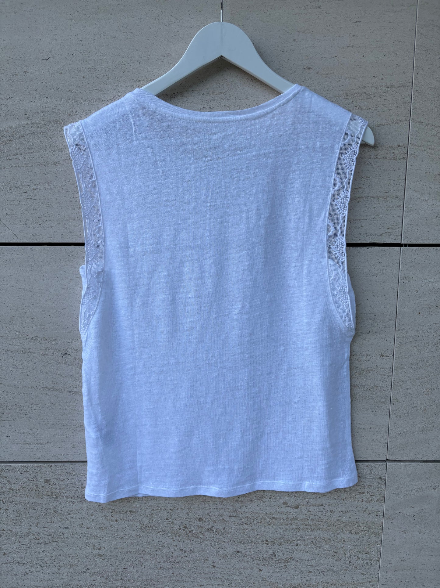DES PETITS HAUTS. Top lino blanco detalle mangas