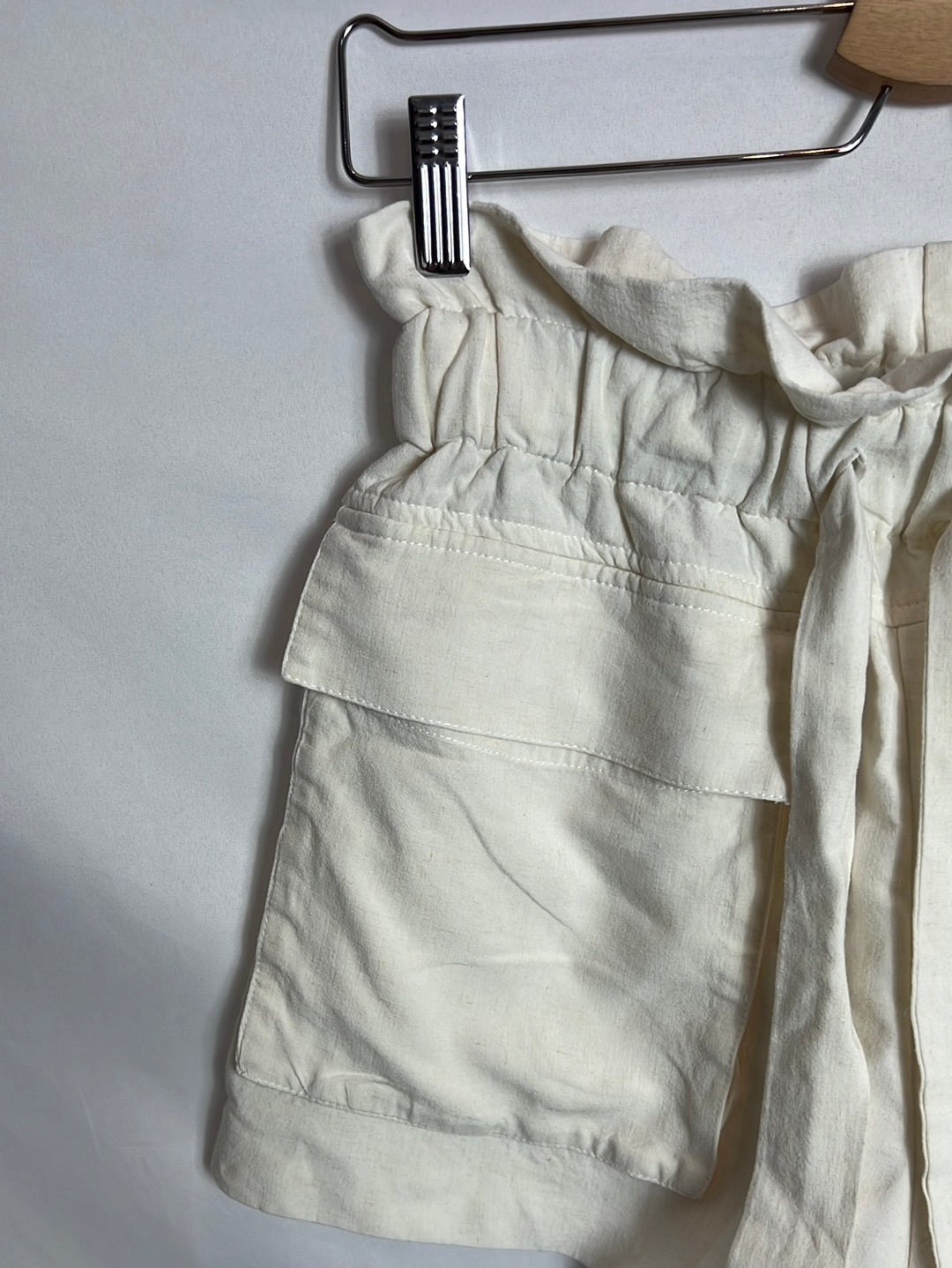 ZARA. Bermuda beige lino  T. XS