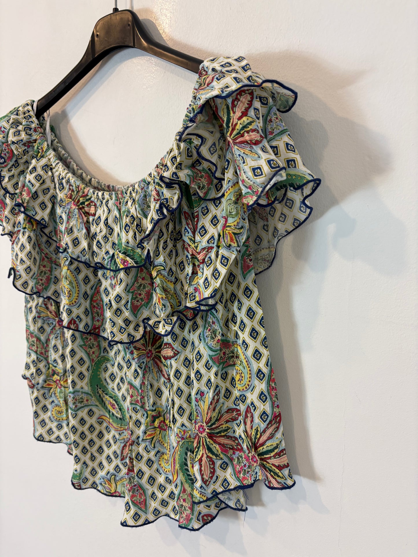 ZARA. Top volantes estampado. T S